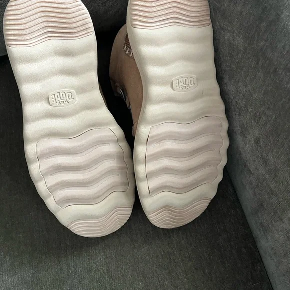 Hey Dude Women’s Suede Reyes Boot 9 - Picture 4 of 6